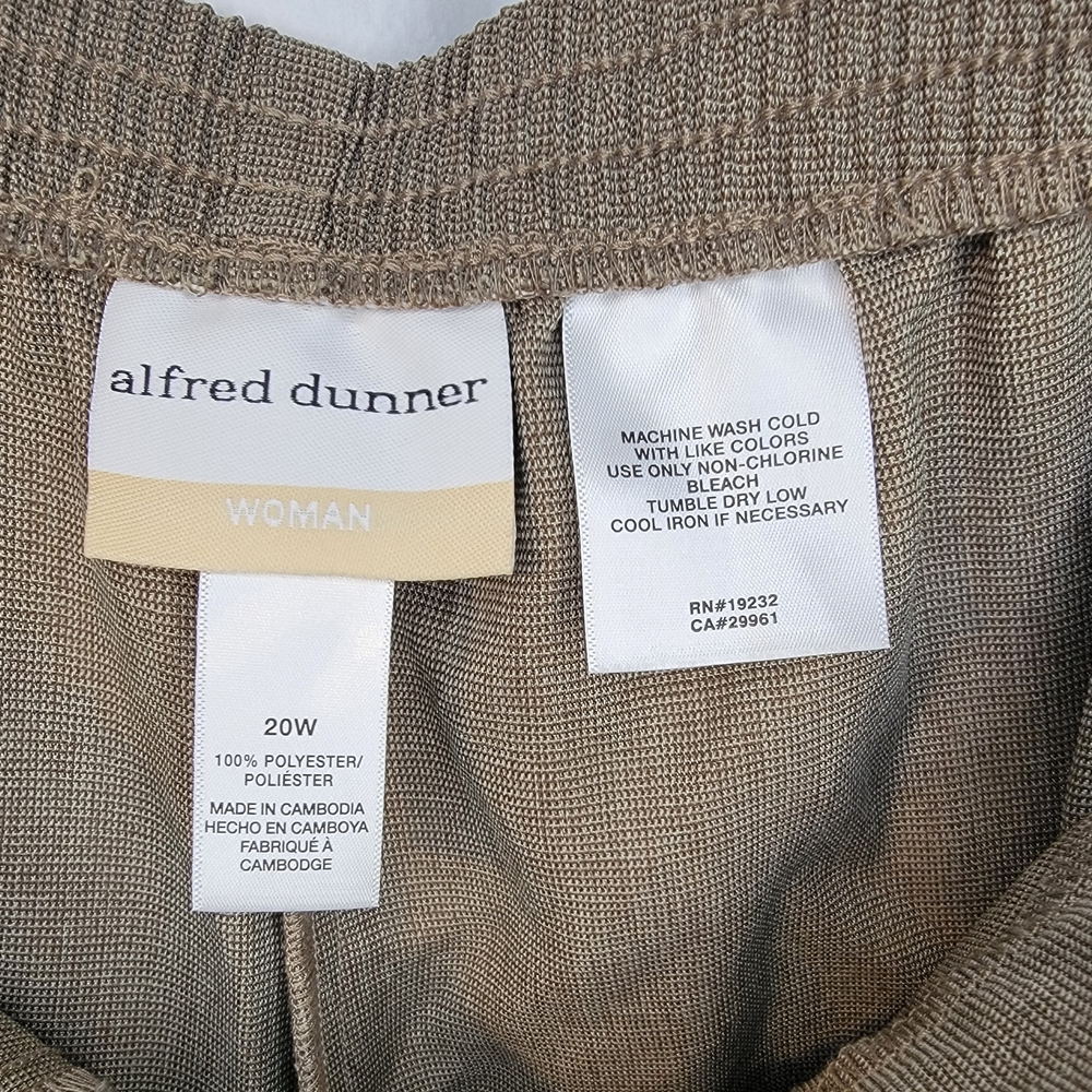 Tan Check Trousers Flat Front, Straight Leg, Back Elastic Alfred Dunner Woman - Picture 2 of 6